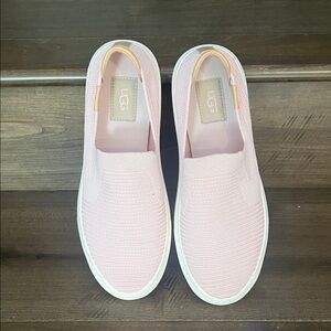 UGG Women’s Light Pink Slip-On Knit Flats